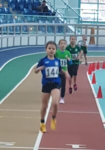 Nele (W8) gewinnt die 600m