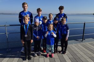 Gruppenbild_Easy-Resize.com Unsere Athleten stolz mit Ihren Medaillen